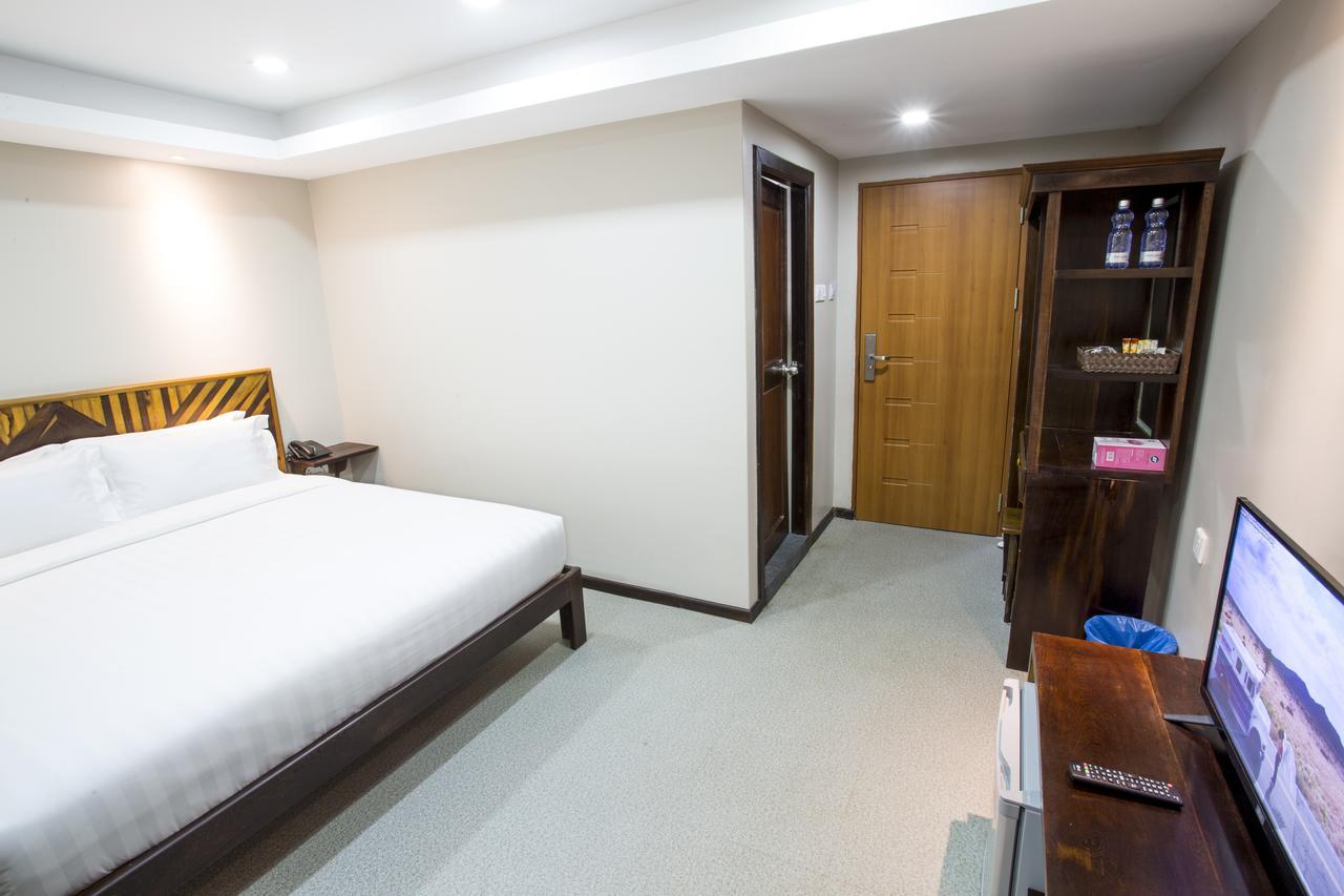 Tristar Hotel Yangon Extérieur photo