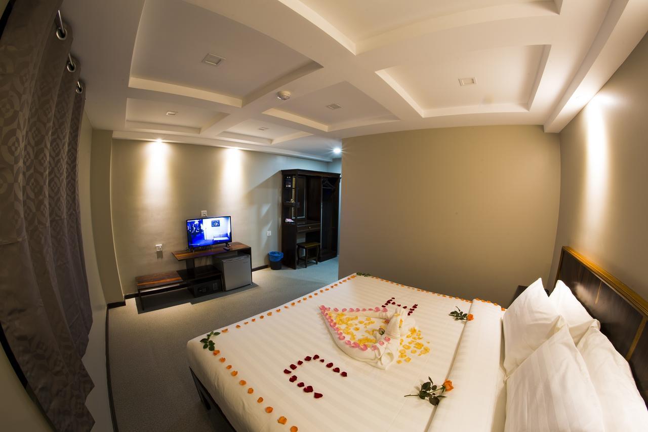 Tristar Hotel Yangon Extérieur photo