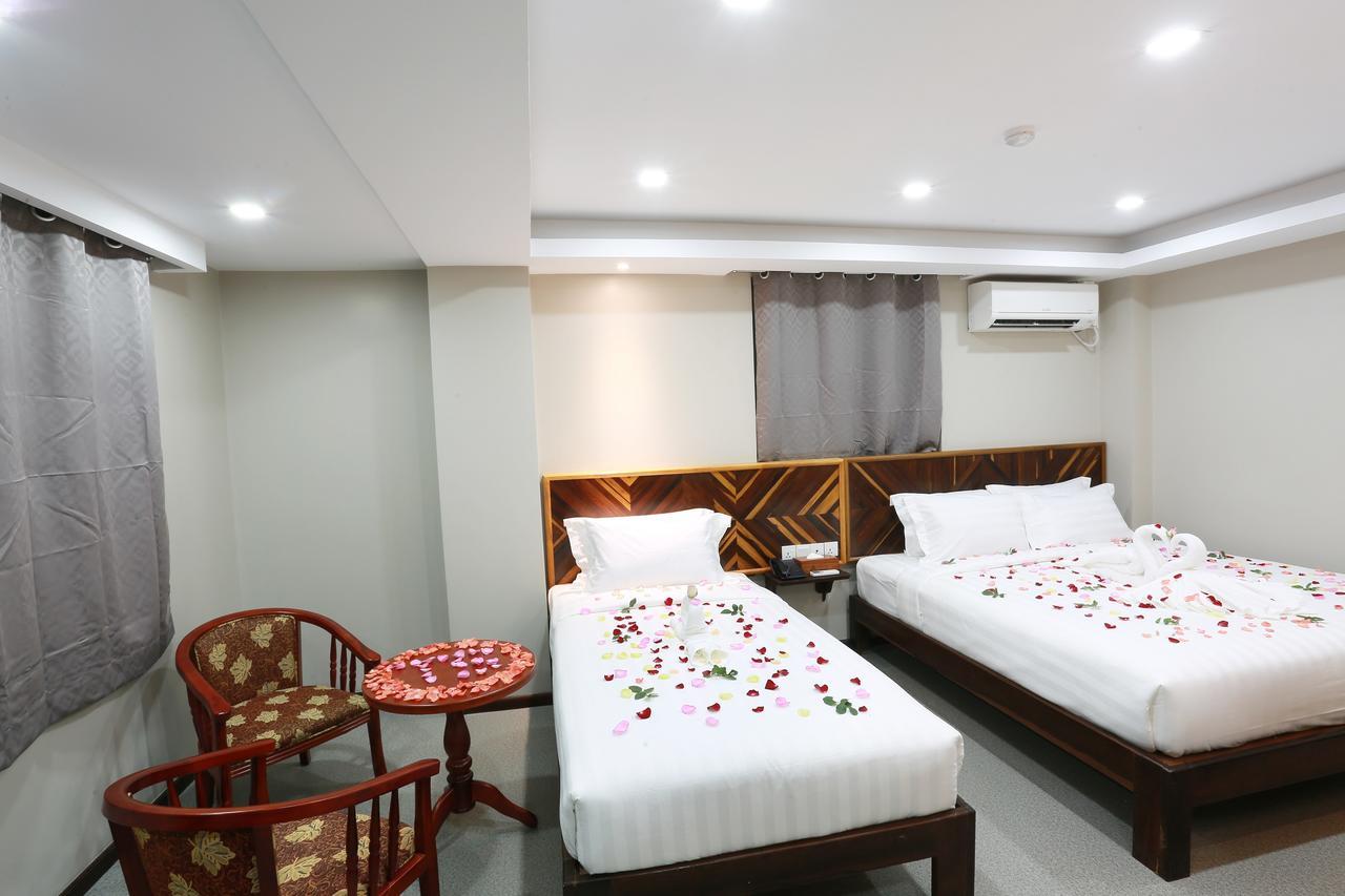 Tristar Hotel Yangon Extérieur photo