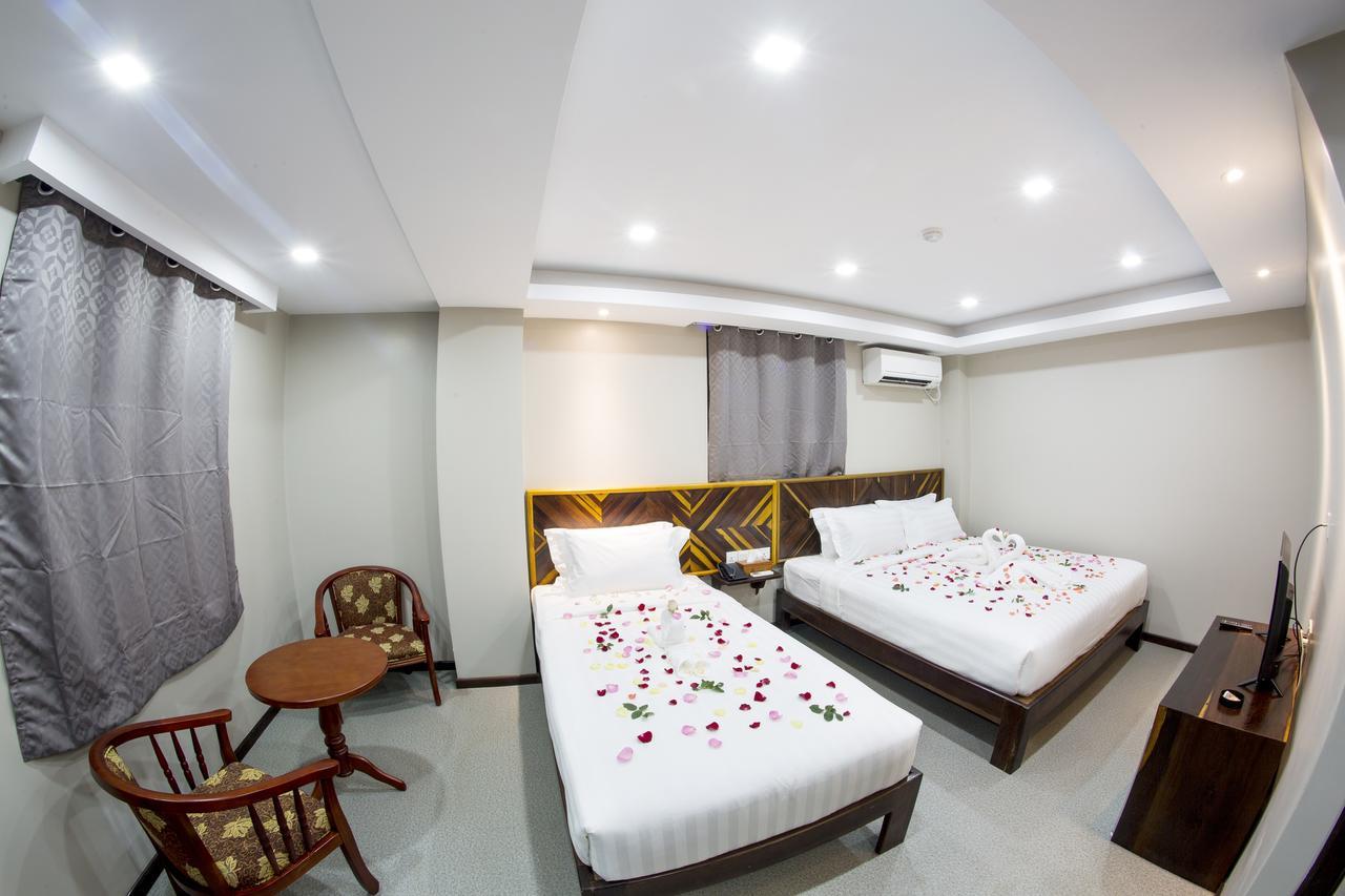 Tristar Hotel Yangon Extérieur photo