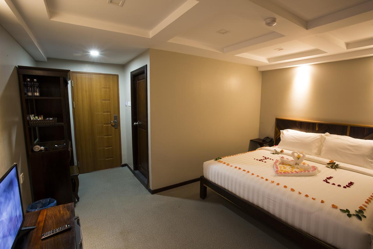 Tristar Hotel Yangon Extérieur photo