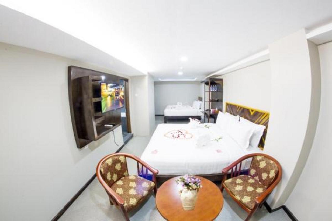 Tristar Hotel Yangon Extérieur photo